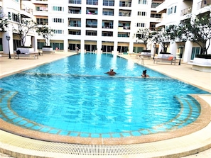 Outdoor pool - Large Studio With Balcony - TW Platinum Suites, Jomtien (Pattaya)