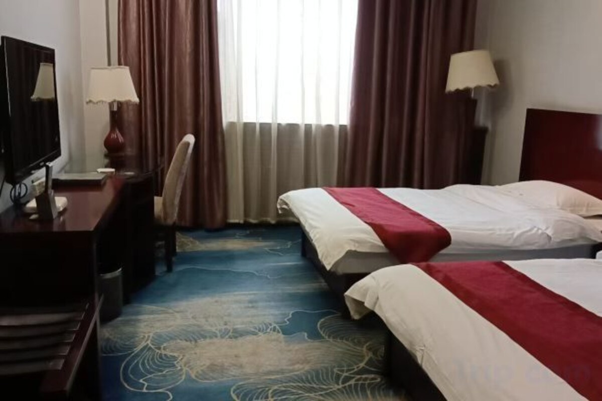Basic 2-bed Room