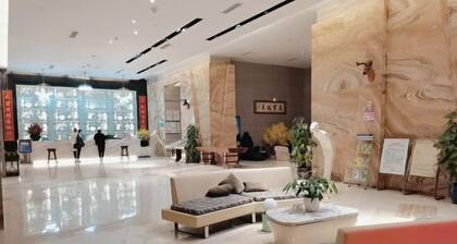Yiyuan Lanbao Hotel