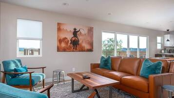 TV, fireplace, offices