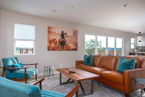 TV, fireplace, offices - San Luis Obispo Wine Country Retreat (San Luis Obispo)