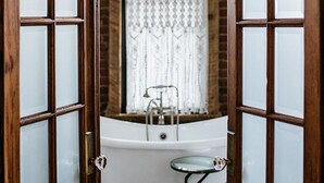 Honeymoon Room | Bathroom | Hair dryer, towels, soap, shampoo - The Inn (Buena Vista)