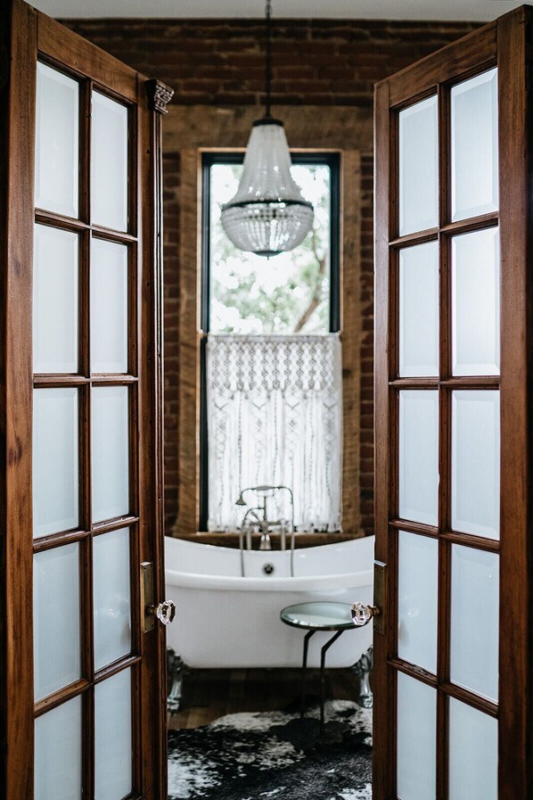 Bathroom - The Inn (Buena Vista)