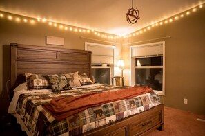 4 bedrooms, desk, free WiFi, bed sheets