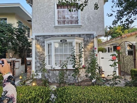 Exterior. Cute Tropical Beach Studio Walk to Ocean and All!