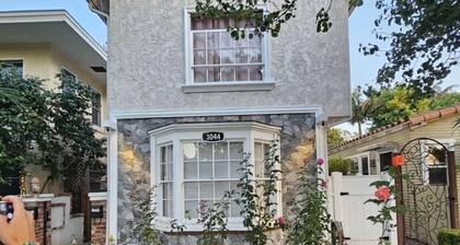 Cute Tropical Beach Studio Walk to Ocean and All!