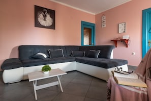 Fernseher, Kamin, DVD-Player, Stereoanlage