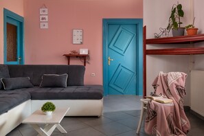 تلفزيون، مدفأة، مشغل دي في دي، ستيريو