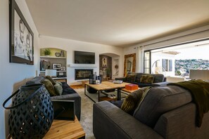 Fernseher, Stereoanlage