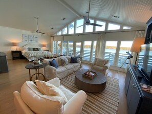 5 chambres, fer et planche à repasser, Wi-Fi, draps fournis