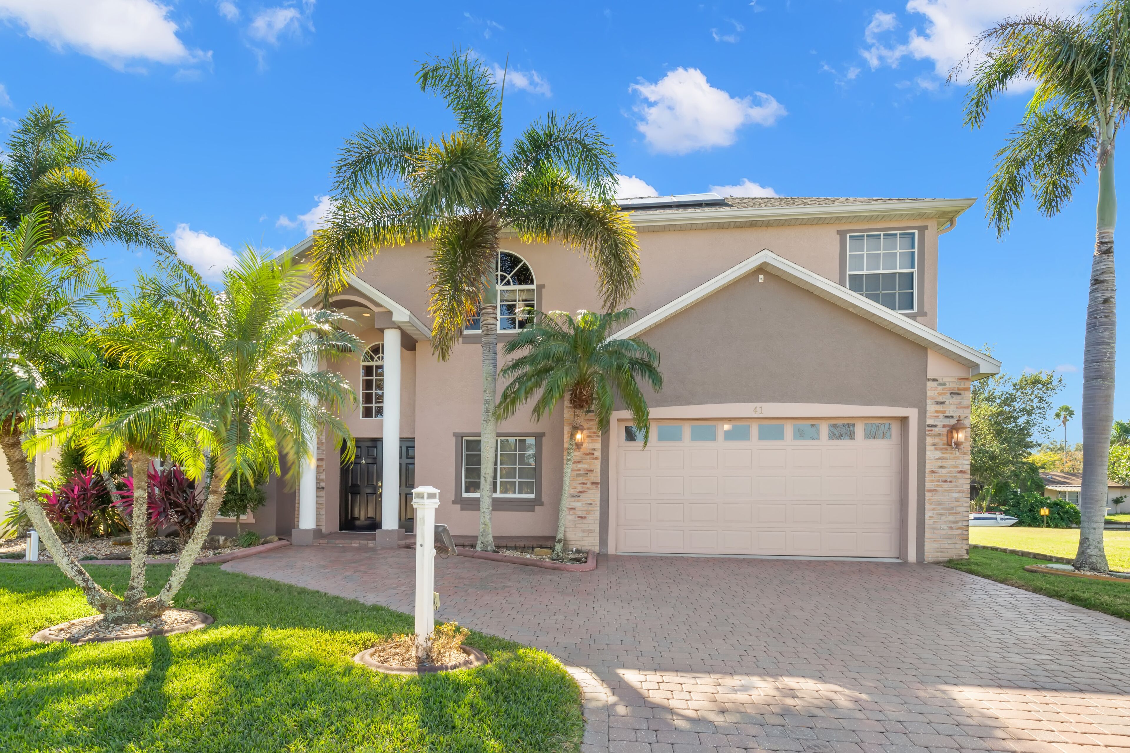AMAZING GRAND CYPRESS ON LAKE TARPON 5 BED 3 BATH POOL HOME