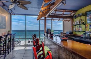 Enjoy ocean views from the bar area with a view of the sea.