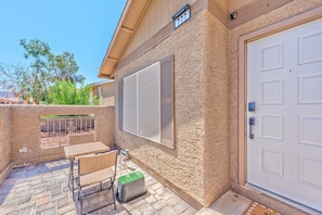 Property grounds - ☀ Luxury Family Vacation! Mini Golf - Heated Pool and Spa - RV Parking (Henderson)