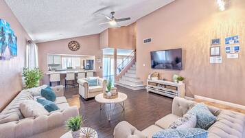 Smart TV, videogiochi, tavolo da calcetto, libri