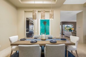 Dining - 'Villa Del Sol' 3 suites, pool, spa, firepit (La Quinta)