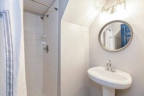 Hair dryer, towels