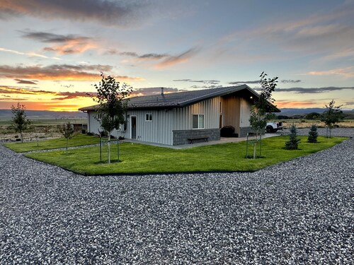 ★NEW 4BD House/Trailer Parking🚗/Corral/Pets OK🐶