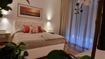 2 bedrooms, iron/ironing board, travel crib, free WiFi