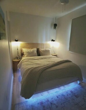 2 habitaciones, escritorio, cuna de viaje y wifi 