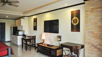 Apartment, 1 Bedroom, Smoking, Balcony | Interior