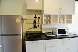 Apartment, 1 Bedroom, Smoking, Balcony | Private kitchen | Microwave - View Talay 5 Studio Apartment - Close to the Beach (Pattaya)