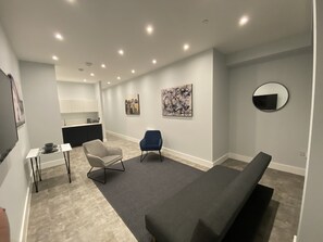Deluxe-Apartment, barrierefrei, mit Bad | Lounge