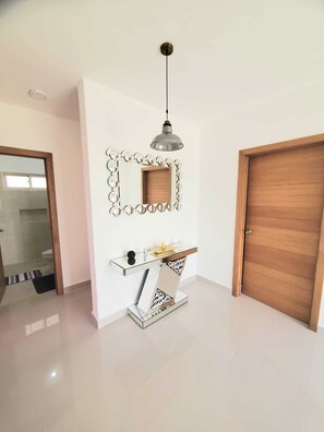 Dusche, Shampoo, Toilettenpapier