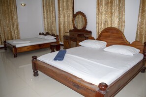 5 bedrooms, iron/ironing board, free WiFi, bed sheets -  Sulkhan Serviced Apartments (Zanzibar)