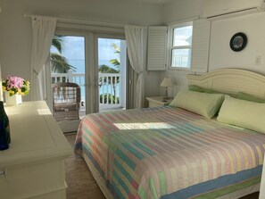 4 Schlafzimmer, Zimmersafe, Schreibtisch, Bügeleisen/Bügelbrett