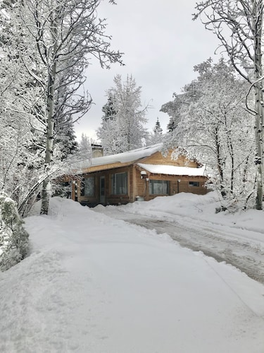 SKI Cool Cabin in the Woods