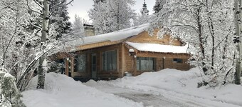 SKI Cool Cabin in the Woods