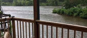 Fisherman's Retreat Cabin #2 ON THE RIVER!!!!!