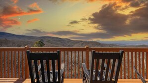 Unclassified image, 4 of 50, button - Pool! Epic View~Downtown~Sauna~Hot Tub~Arcade (Gatlinburg)