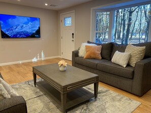 Smart TV, table football, stereo