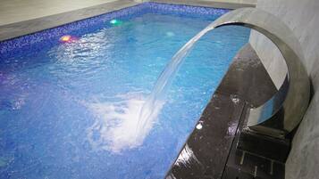 Indoor pool, lifeguards on site
