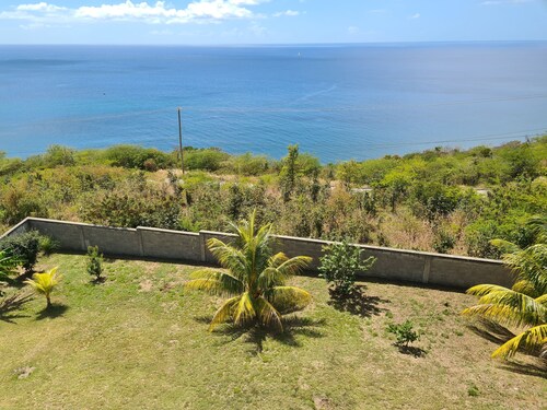 Elaine's Ocean View Dwelling