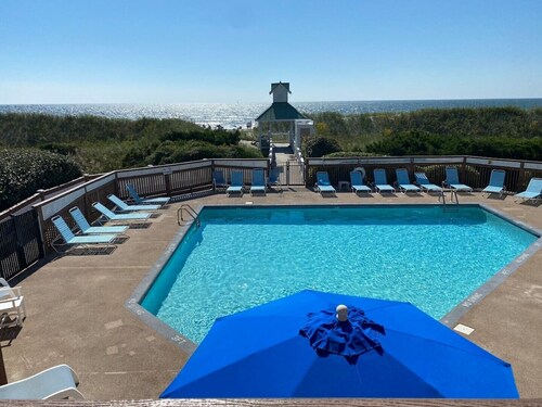 Spacious 2-Bedroom Condo in St. James Plantation