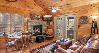 Semi-Secluded Cabin• Hot Tub• No Dog Fee• Pac-Man• Foosball• 10 minutes to town