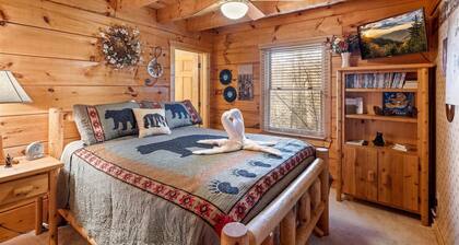 Semi-Secluded Cabin• Hot Tub• No Dog Fee• Pac-Man• Foosball• 10 minutes to town