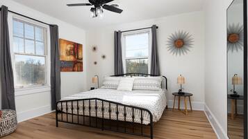 2 bedrooms, desk, iron/ironing board, free WiFi