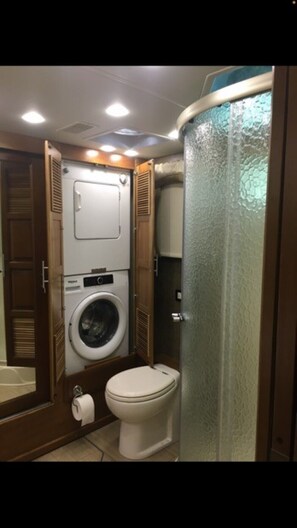 Combined shower/bathtub, jetted bath