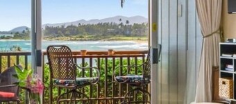 Beautiful OCEANFRONT Kauai Condo with Spectacular Views & Beach Access