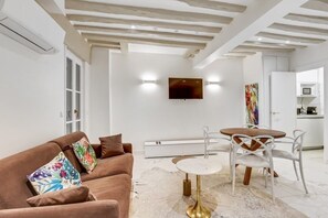 TV - SuiteThérèse / Quiet Louvre & Opera AC 4G (Paris)