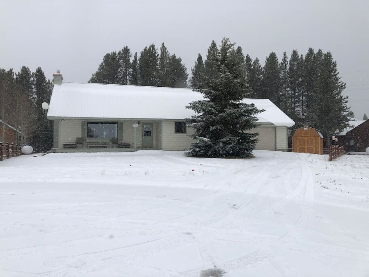 Next to Golf Course     20 min to YNP     Gas Fireplace