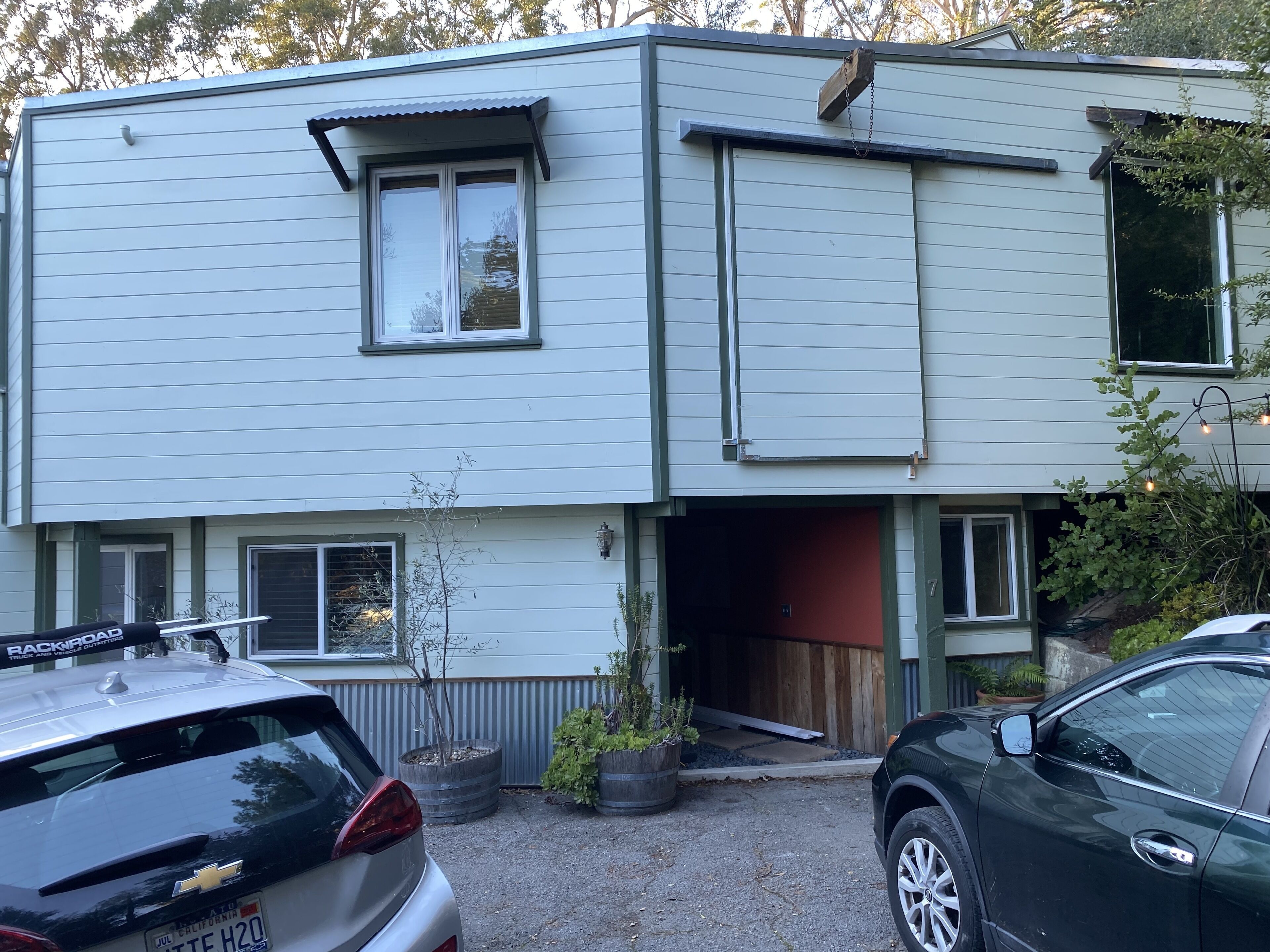 Hillside Home with Mt. Tamalpais Views.  1 Bdrm, 1.5 bath w/ Special Guest Loft!