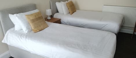 Chambre Double ou avec lits jumeaux, salle de bains attenante | Équipements de la chambre