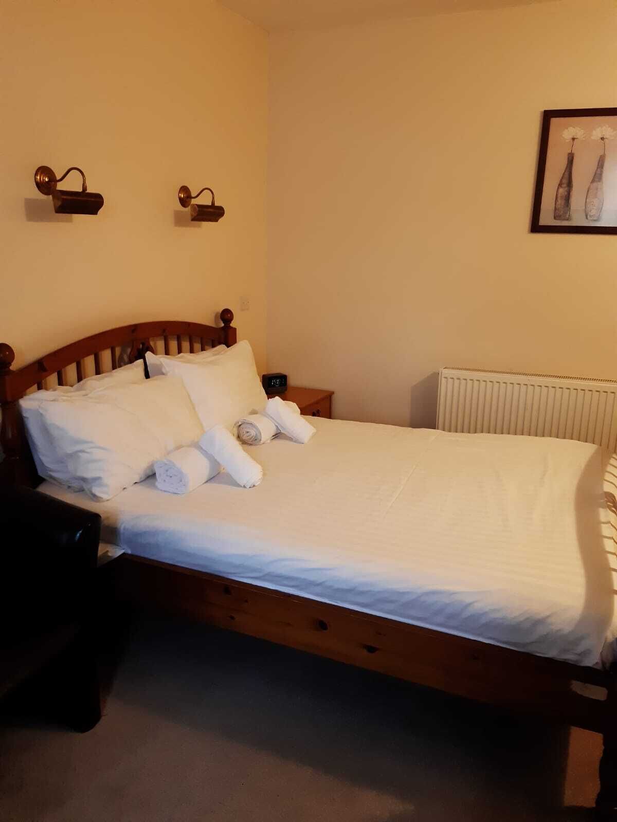 Dobbelt- eller tomannsrom, eget bad | Romfasilitet