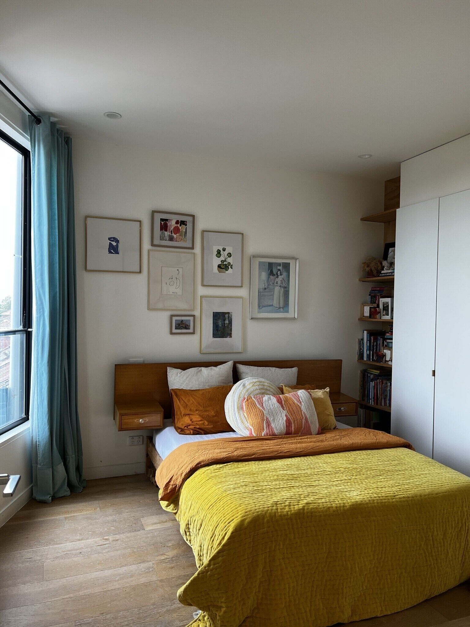 City Views In Brighton East — image 23