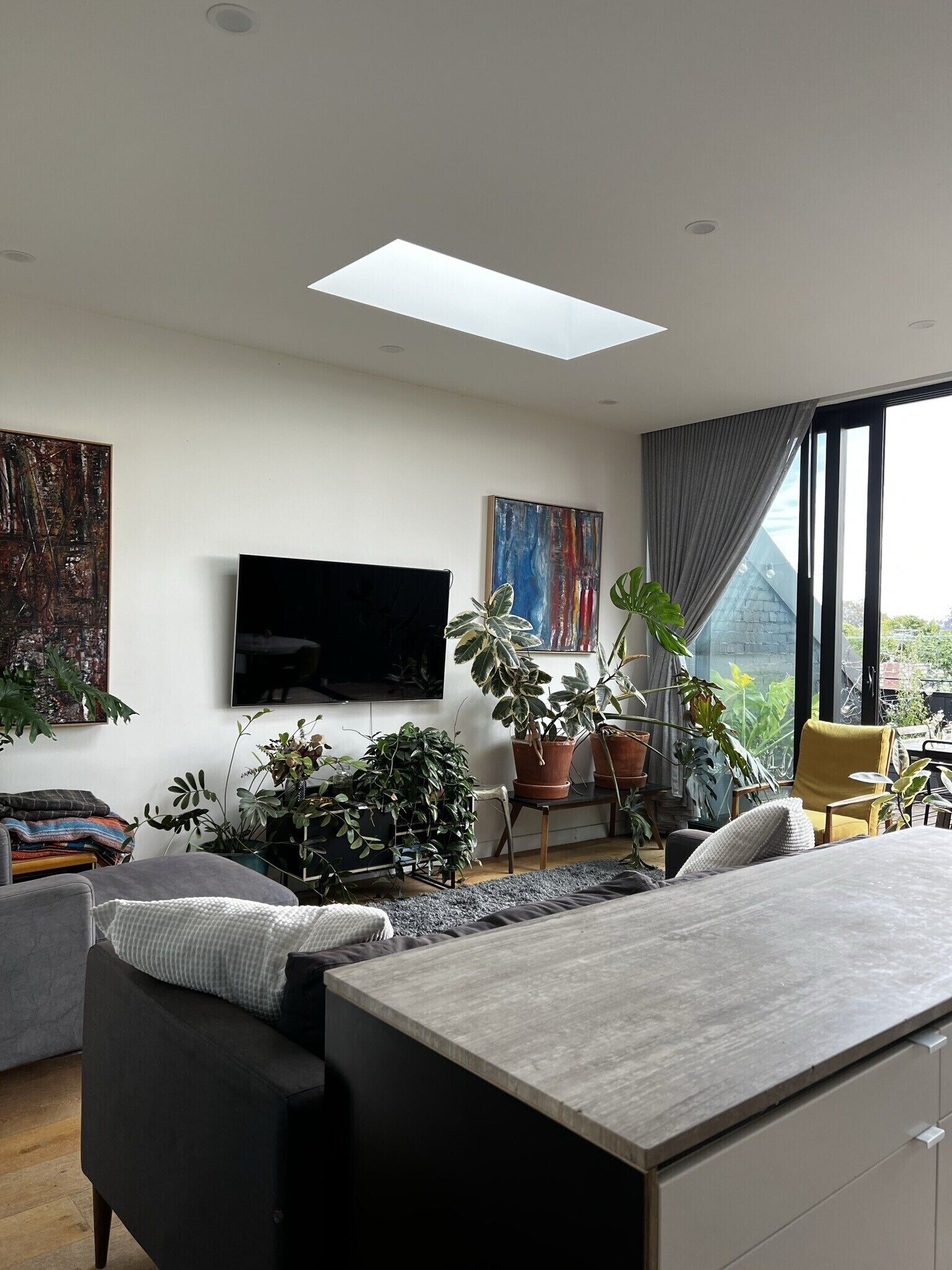 City Views In Brighton East — image 6