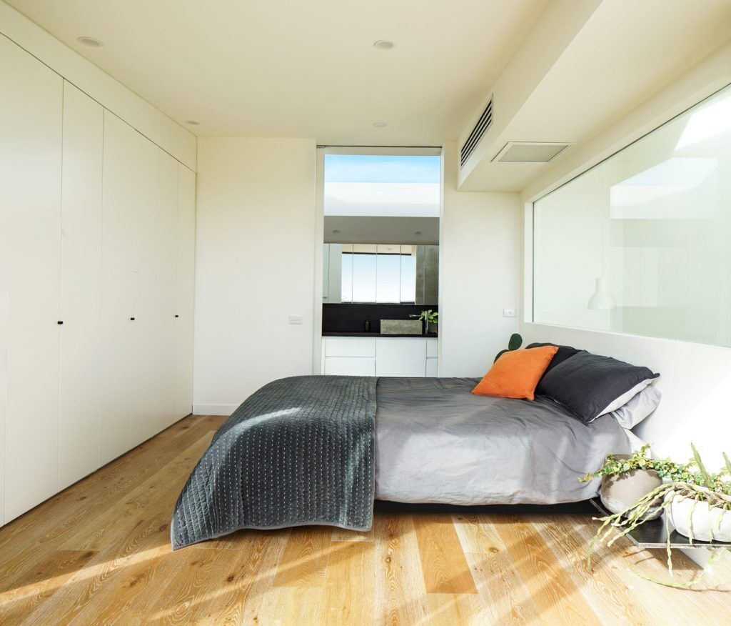 City Views In Brighton East — image 14